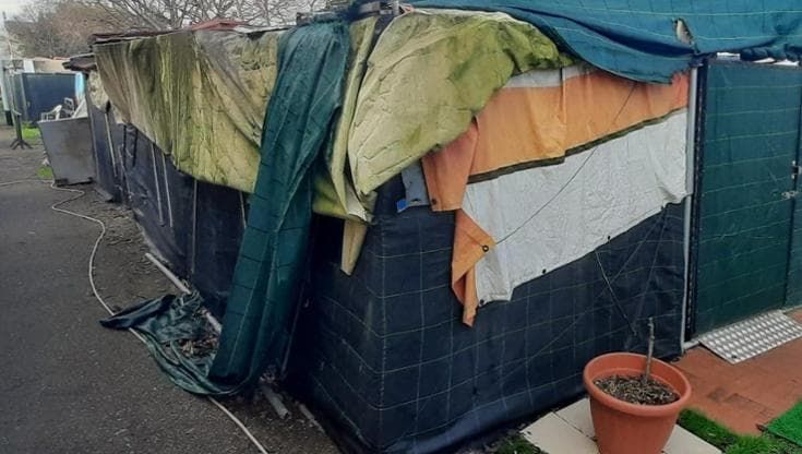Firenze, all’Olmatello spuntano dieci capanne abusive vicino al campo dei giostrai