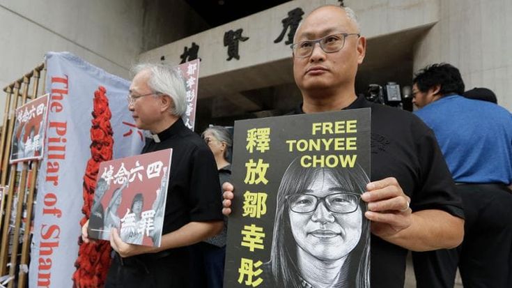 Hong Kong, condannati a 7 anni di carcere gli attivisti delle veglie per il massacro di Tiananmen