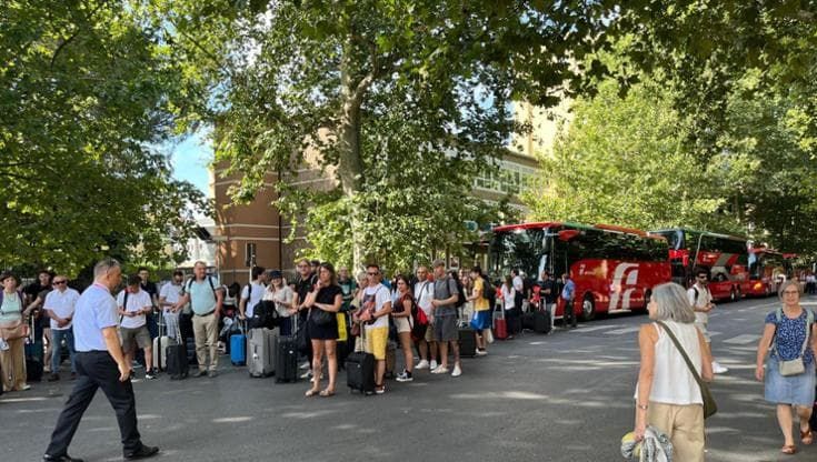 I turisti con il navigatore nell’imbuto di Firenze: “Ma poteva andare peggio”