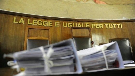 Piacenza, condannato a 30 anni l'uomo che uccise la moglie davanti al figlio minorenne