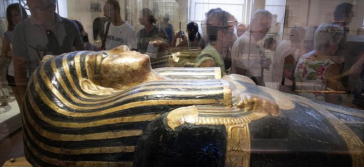 La firma dello scriba Amunnakht sui papiri più conosciuti dell’Egizio 