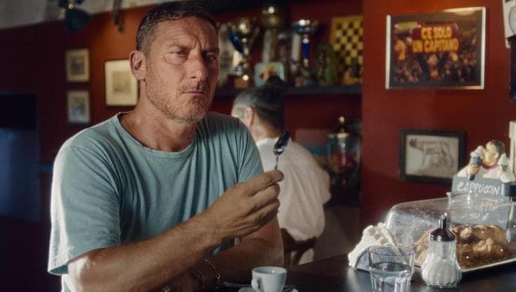 "Totti chi?", il Capitano come Spider-Man per il nuovo film "Brand new day"