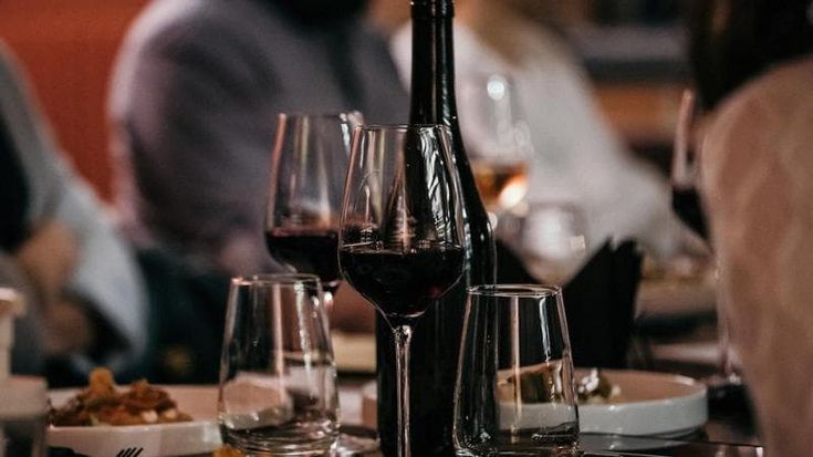 Gli italiani e il vino, una passione che resiste ai rincari