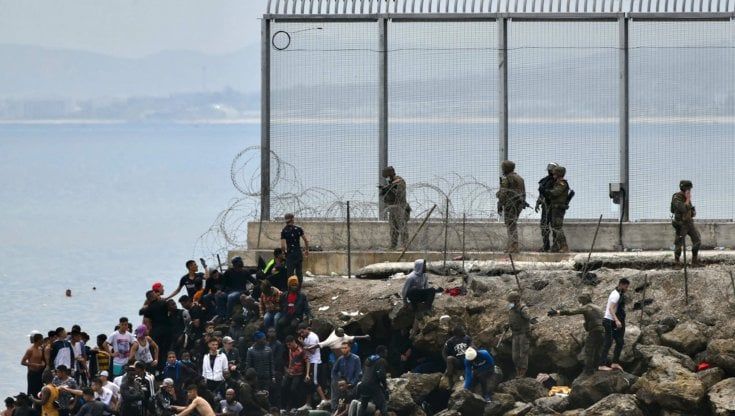 "Il Marocco con i migranti ha risposto all'ambiguità di Spagna ed Europa sul leader del Polisario"