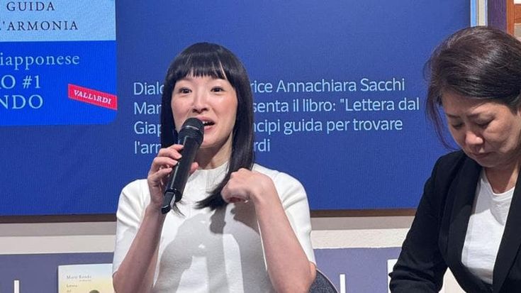 Il dietrofront di Marie Kondo: “Basta mettere in ordine, ecco le mie nuove regole per vivere felici”
