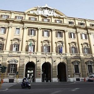 Il Tesoro colloca il Btp a 50 anni al 2,85%