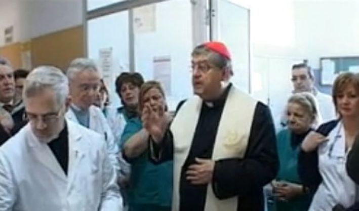 Sepe visita il Loreto mare nella Giornata del malato