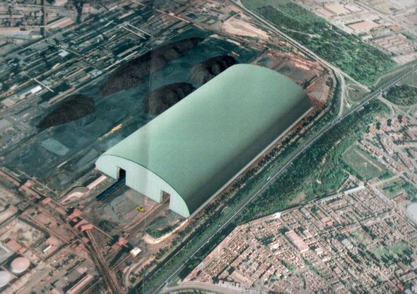 Taranto, ecco la gabbia d'acciaio<br />per i parchi minerali dell'Ilva