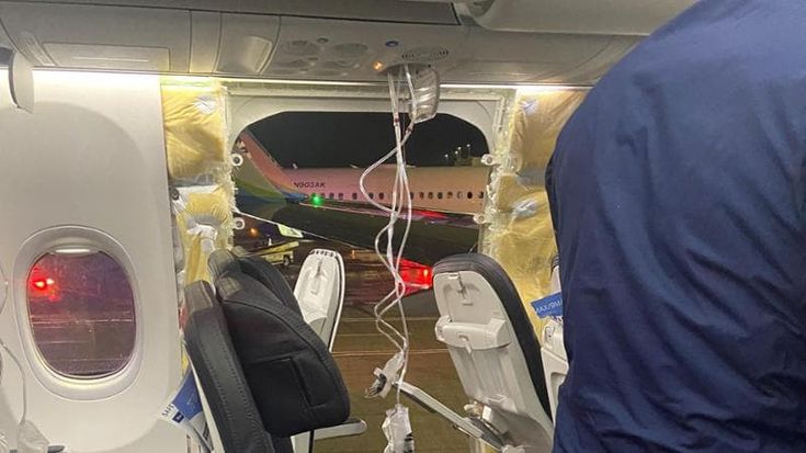 Boeing perde portellone in volo. Le Autorità Usa fermano i 737 Max 9, 171 in tutto il mondo