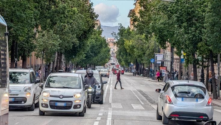 Apre Hard Rock Cafè e Decathlon cerca una vetrina in via Roma