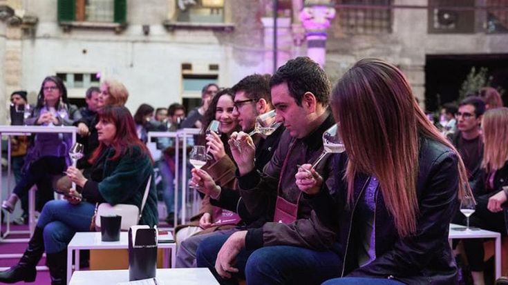 La Campania al Vinitaly, doppio spot per il turismo con pizza e Coppa America