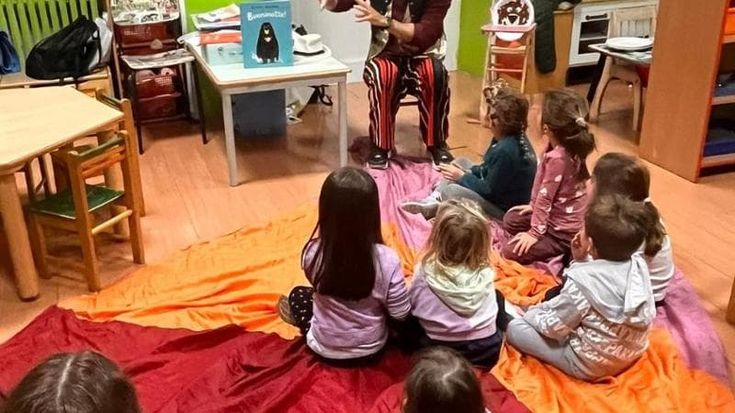 A Roma l’asilo serale che fa da baby sitter. E così mamma e papà vanno al cinema