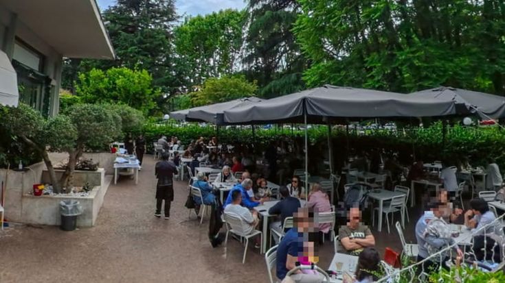 “Formiche nel gelato”, la Asl chiude il bar del laghetto dell'Eur