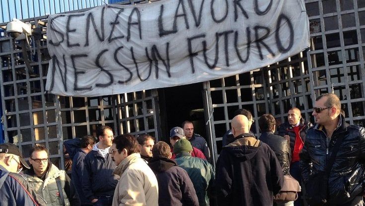 Stipendi piatti, inflazione in crescita: così i prezzi si mangiano il potere d'acquisto dei lavoratori