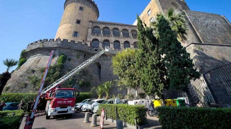 Napoli, De Divitiis: “Quel crollo al Maschio Angioino è una ferita alla memoria. La bellezza va preservata”