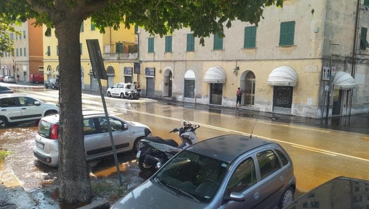 Genova, i tubi fanno acqua: quattromila interventi per perdite