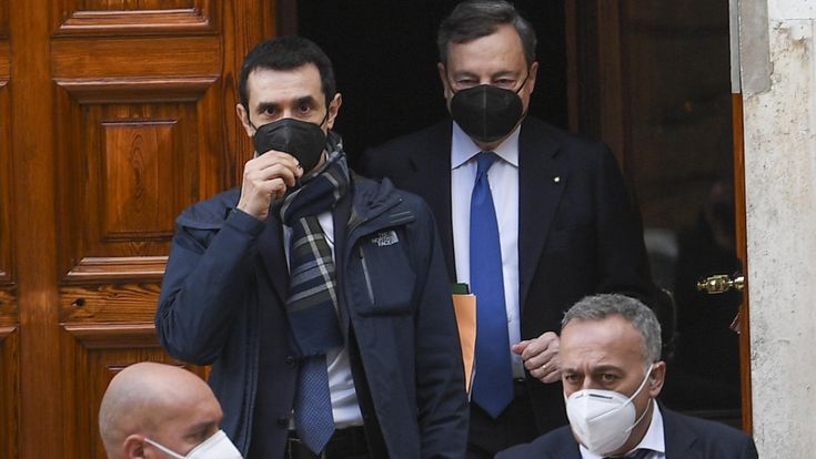 Il sì a Draghi spacca i 5S