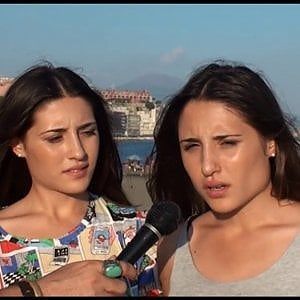 "Indivisibili", storia tenera e crudele di due gemelle siamesi 