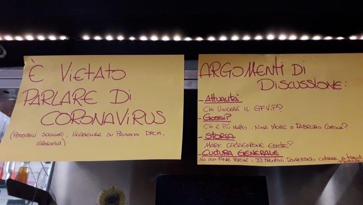Roma, il cartello al bar: "Vietato parlare di Coronavirus"
