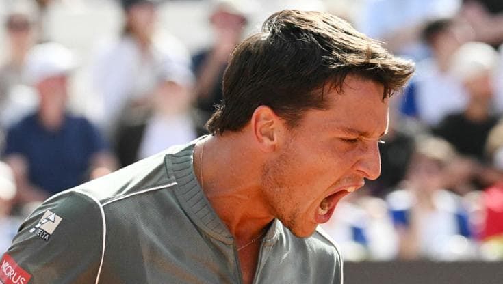 Darderi: “Le gambe tremavano, ho battuto Zverev con la testa”