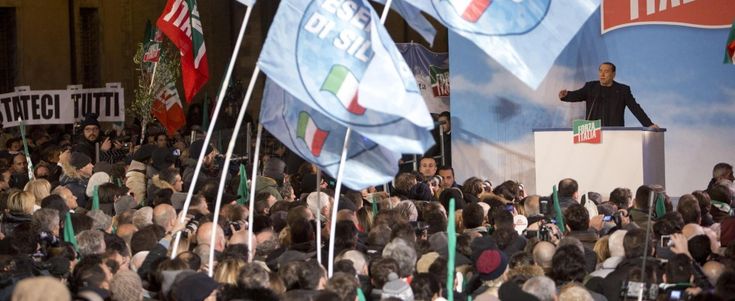 Decadenza, Berlusconi parla alla sua piazza: "Giorno amaro, ma noi andremo avanti"