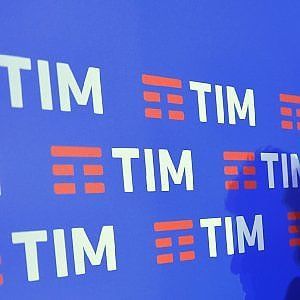 Tim multata da Agcom per 2 milioni, "utenti danneggiati dal passaggio al flat". In arrivo altro procedimento