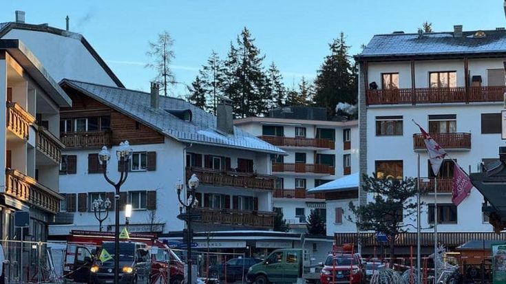 Crans-Montana, l’esperto di sicurezza: “Quel posto ha una sola porta e un soffitto non ignifugo”