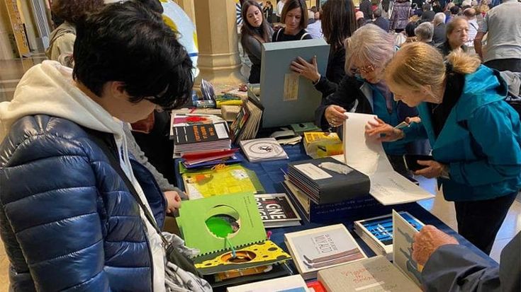 Non vedenti, ecco i libri da leggere con le mani: il concorso nazionale di editoria tattile