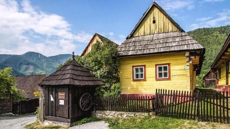 Overtourism, in Slovacchia c’è un villaggio da cartolina che chiede di uscire dal patrimonio Unesco