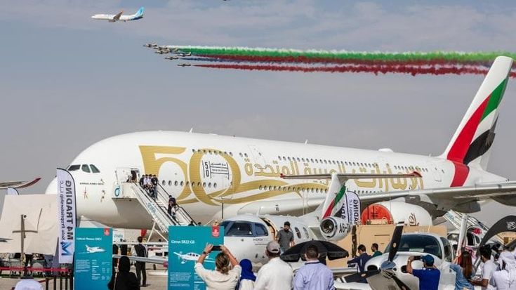 Emirates e Turkish ricoprono d’oro Boeing e Airbus