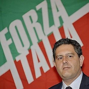 Toti: "Se Fi prende il 20% &egrave; un successo. Berlusconi i servizi sociali li fa sinceramente volentieri"
