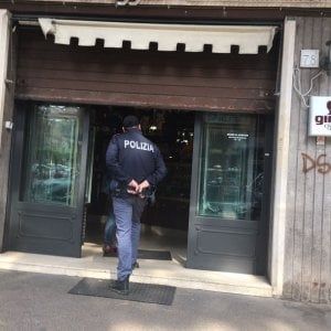 Roma, sfrattati i clan di Ostia: il bar torna al titolare. "Grazie, ma ora temo"
