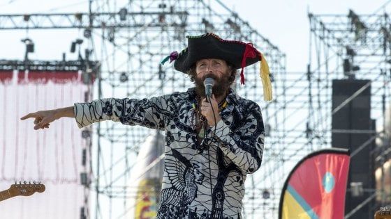 Jova Beach Party a Roccella, la Regione ferma ambientalisti: "Assicurata ogni tutela"
