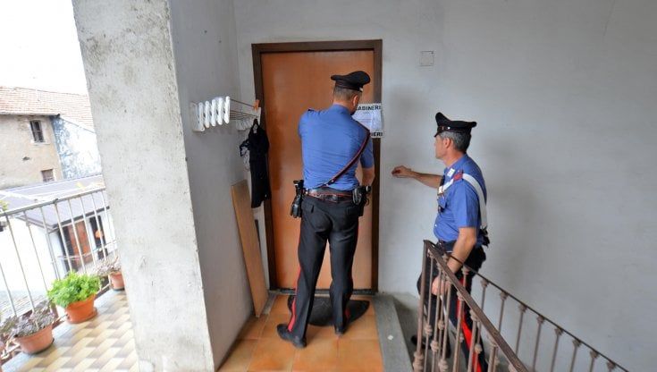 Donna uccisa in casa nel Varesotto, si cerca il suo cellulare che è scomparso