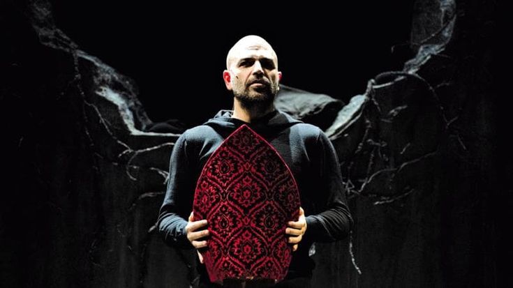 “Sangh’e Napule”, il doppio rituale Borrelli-Saviano