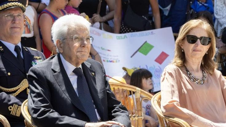 Mattarella condanna le bombe: “Medio Oriente nel caos, basta prepotenza delle armi”
