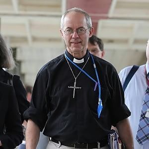 "Dio è anche donna". La sfida delle anglicane per riscrivere le preghiere