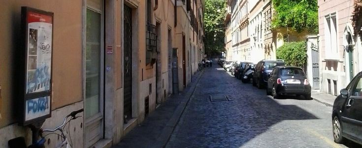 Il centro storico perde la sua anima artigiana: "Manca la clientela che apprezza i nostri lavori"