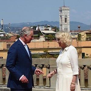 Viaggio in Italia, Carlo oscura Camilla: la duchessa non regge il confronto con Lady Diana