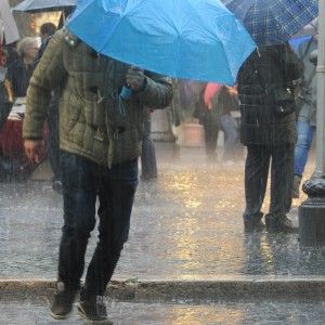Meteo, maltempo in arrivo. Pioggia al Nord e neve abbondante sulle Alpi