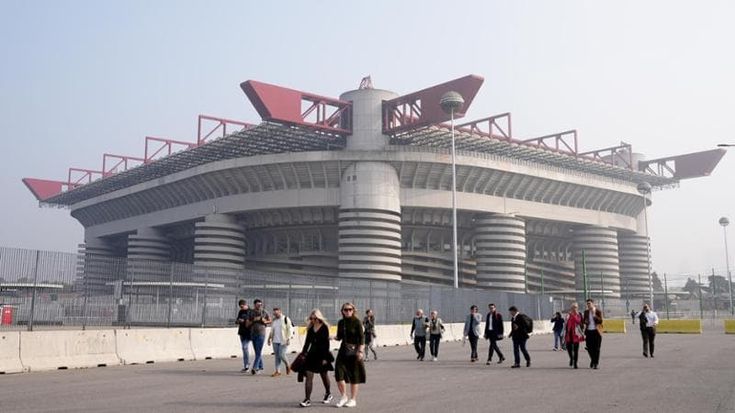 L’ultimatum di Sala a Inter e Milan: “Questa è l’ultima chance, lo stadio San Siro va comprato entro l’estate”. E la cifra è fissata in 197 milioni