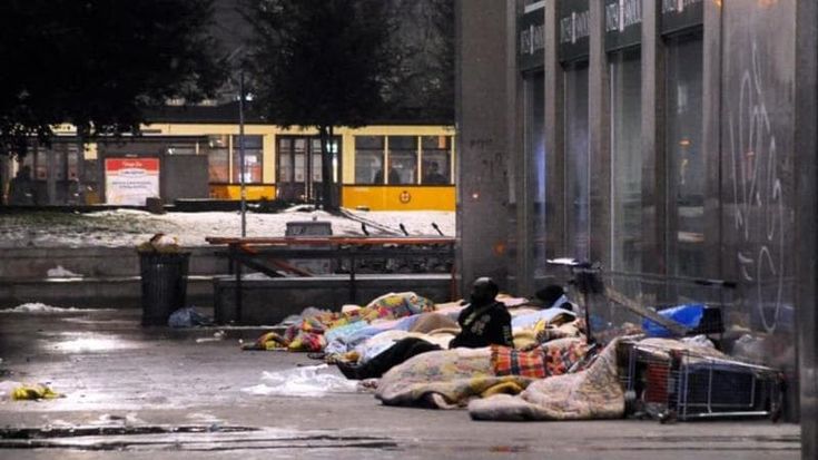 Povertà, la strage degli invisibili: 414 persone senza casa sono morte per la strada nel 2025