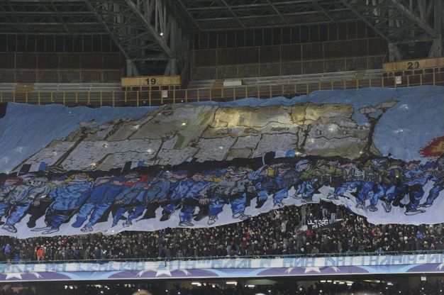 Napoli- Real: striscioni, colori e scenografie al San Paolo