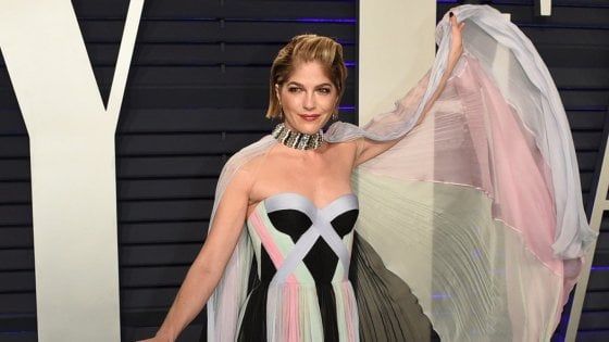 Selma Blair con Michael J. Fox: "Non mi sento sola"