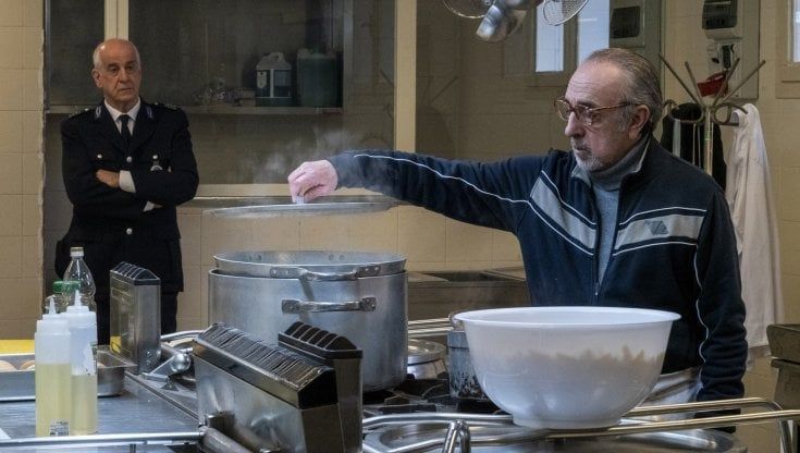 Leonardo Di Costanzo: "Nel mio film con Toni Servillo e Silvio Orlando il carcere raccontato a tutti"
