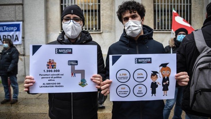 La protesta dei Navigator che rischiano di restare senza lavoro. "Serve una proroga a fine 2021"
