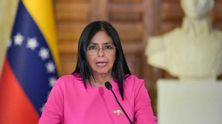 Venezuela, esercito incorona Rodríguez: “È presidente, siamo con lei”. Il blitz costato ottanta morti