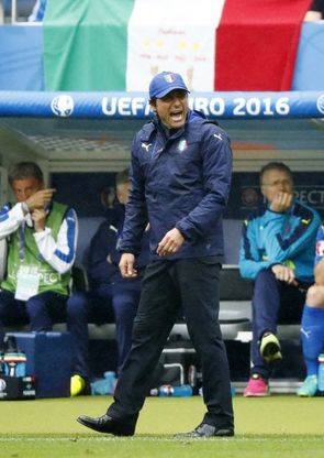 Urla, imprecazioni e gioia sfrenata: la partita di Conte