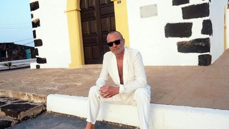 Biagio Antonacci: “Ero un geometra timido, grazie a un tassista ho capito di avercela fatta. A mio padre non sono riuscito a dire ‘ti voglio bene’. I reggiseni sul palco? Un gioco per dire ‘mi piaci’”