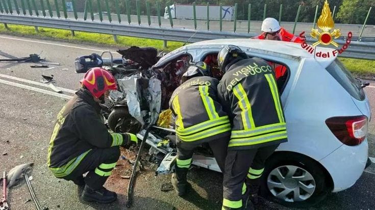 Si scontra con l’auto dell’ex e muore. “Nessun incidente, è femminicidio”